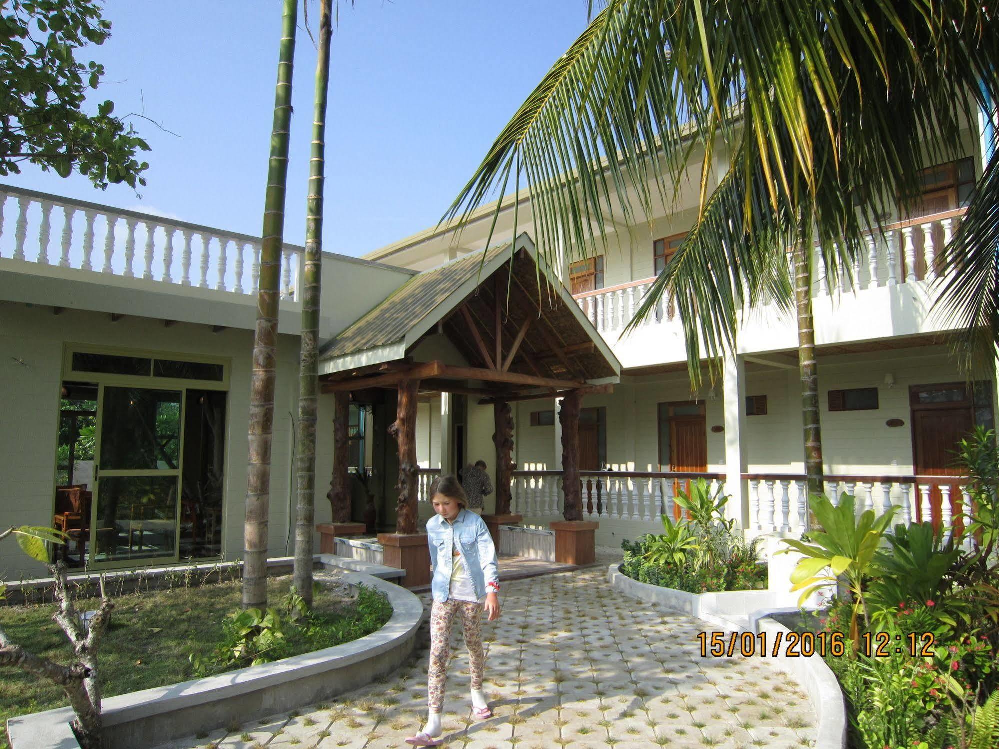 Nazaki Beach Hotel Gan (Laamu Atoll) Eksteriør billede
